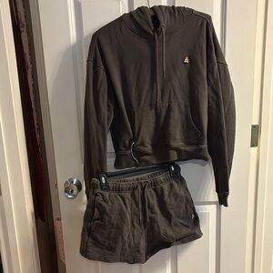 Size Medium Teddy Fresh Graphite Women's Classic Hoodie and Shorts Set
